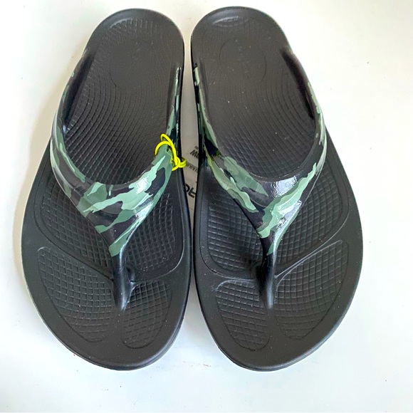 OOFOS Shoes Oofos Oolala Thong Sandal Green Camo Poshmark